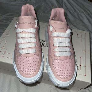 New Alexander McQueen sneakers Size 6
